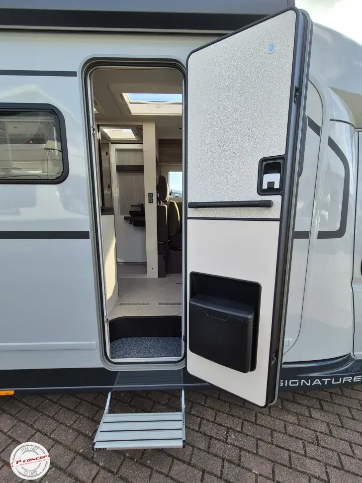 Fahrzeugbild Bürstner Signature SFT 7.0 AHK*3,5t #7