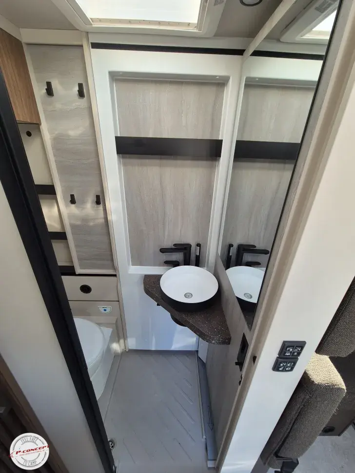 Fahrzeugbild Bürstner Signature SFT 7.0 AHK*3,5t #13