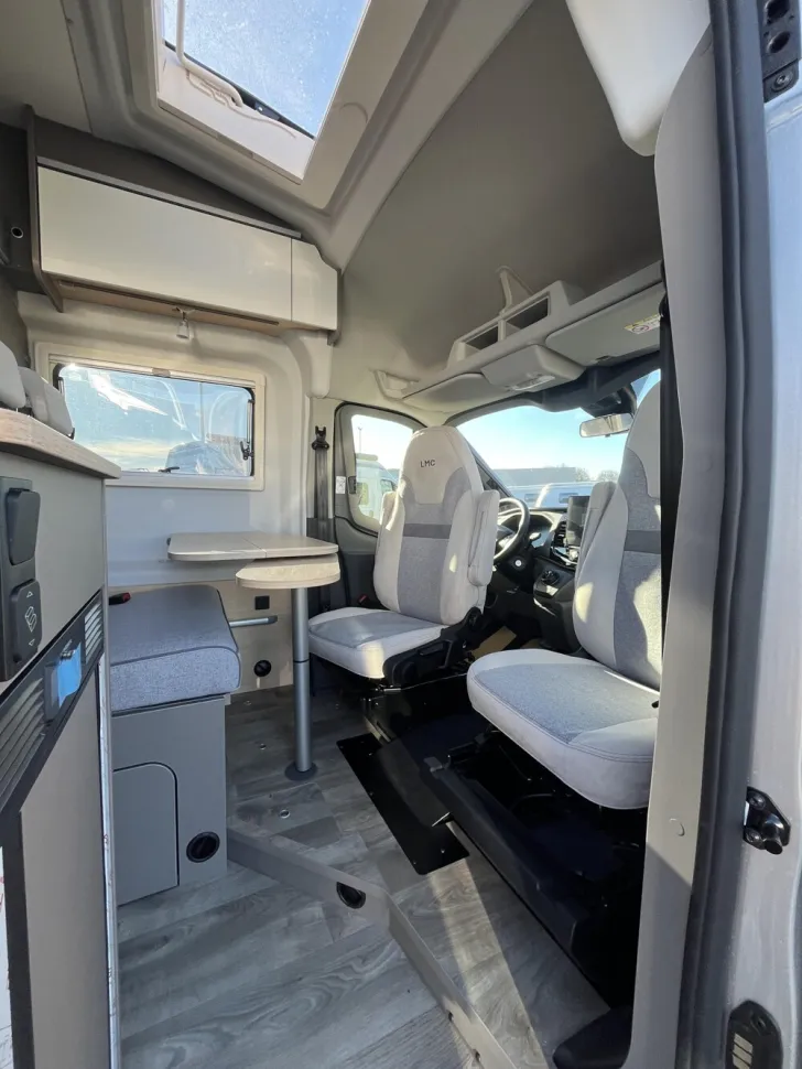 Fahrzeugbild LMC Innovan Ford 592 #7