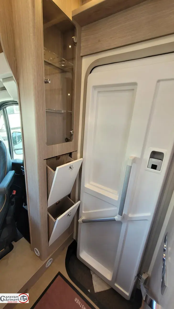 Fahrzeugbild Bürstner Lyseo Time Skyline Edition 690 G #18