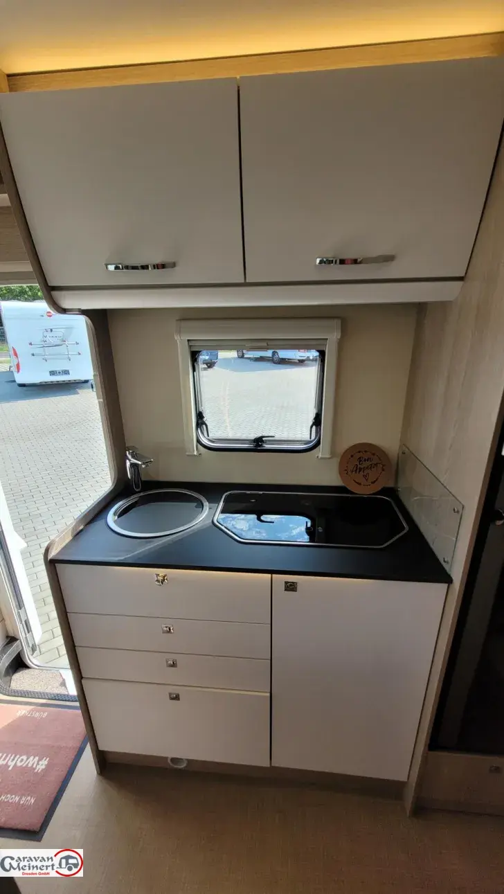 Fahrzeugbild Bürstner Lyseo Time Skyline Edition 690 G #19