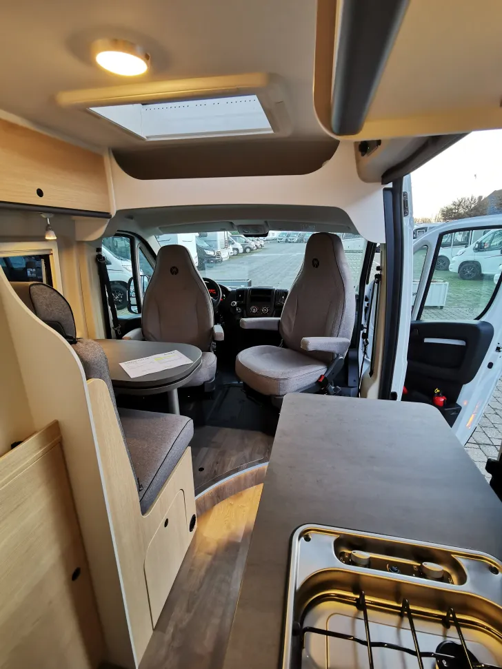 Fahrzeugbild Sunlight Camper Van Cliff 640 AHK Starr #13
