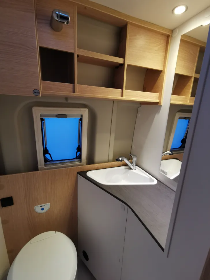 Fahrzeugbild Sunlight Camper Van Cliff 640 AHK Starr #16