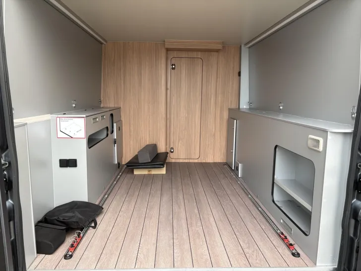 Fahrzeugbild Weinsberg CaraBus EDITION FIRE 630 MEG UPE: 102.382,- EUR #8