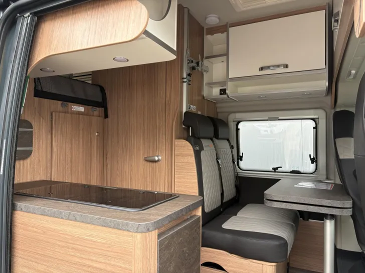 Fahrzeugbild Weinsberg CaraBus EDITION FIRE 630 MEG UPE: 102.382,- EUR #9