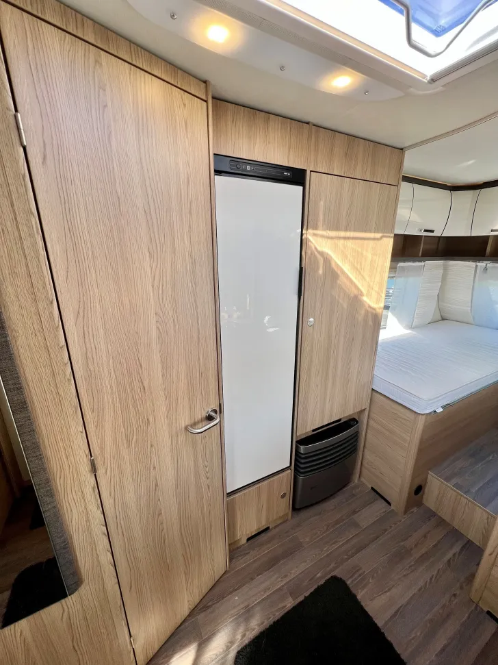 Fahrzeugbild Bürstner Averso Plus 520 TL #12