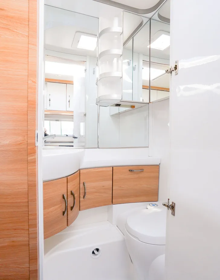 Fahrzeugbild Hobby De Luxe 440 SF Junger gebrauchter!! 1 Besitzer!! #11