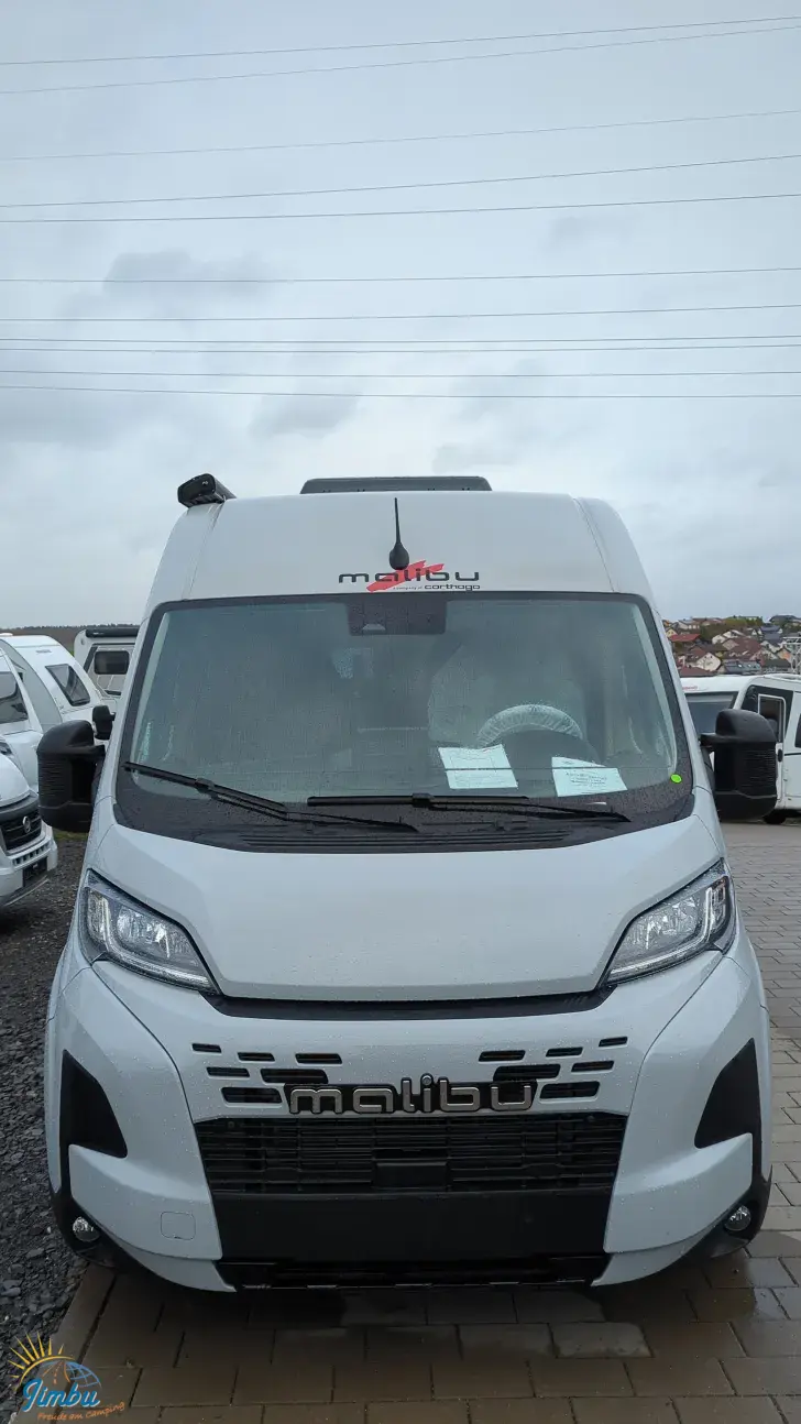 Frontal Vorne Malibu Van Comfort 640 LE charming coupé