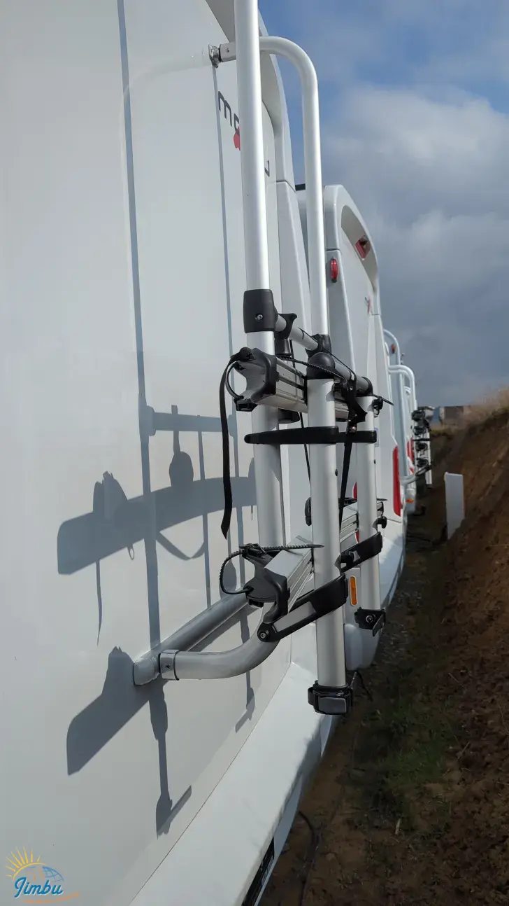 Schräg Vorne Malibu I 430 LE 140 PS / Schalter, 580 - 2105