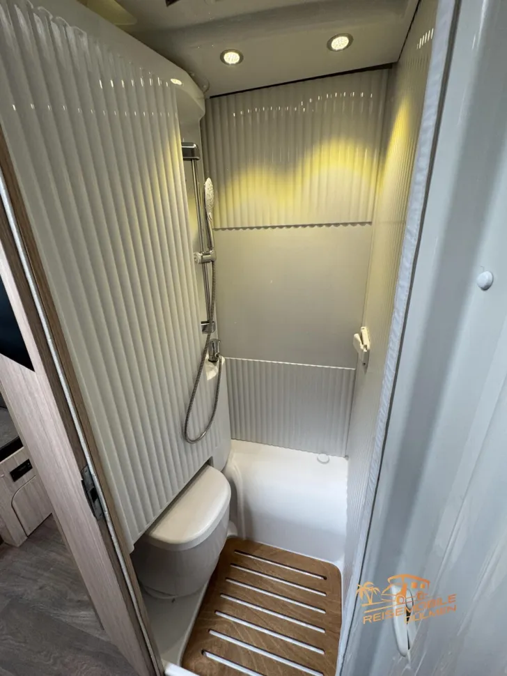 Fahrzeugbild Sunlight T 67 #24