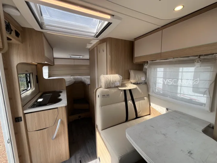 Fahrzeugbild LMC Cruiser 70 V 643 G Automatik #7