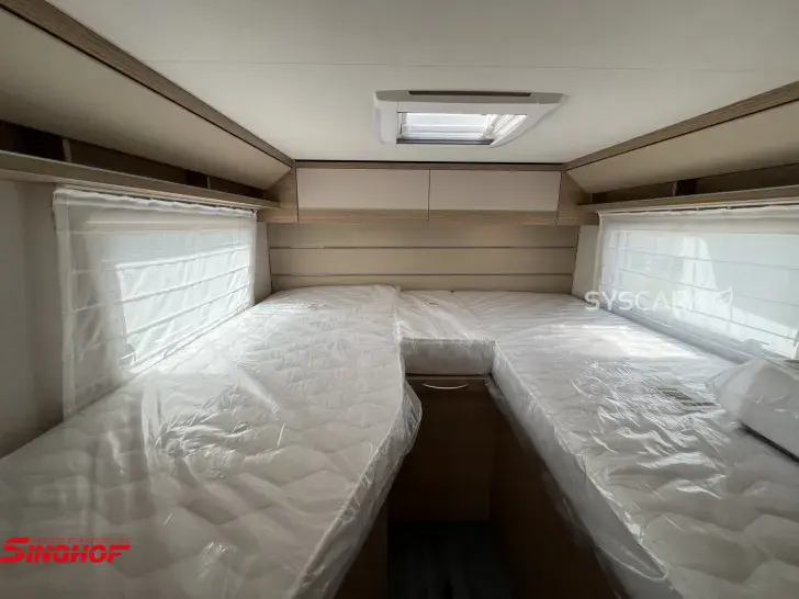 Fahrzeugbild LMC Cruiser 70 V 643 G Automatik #11