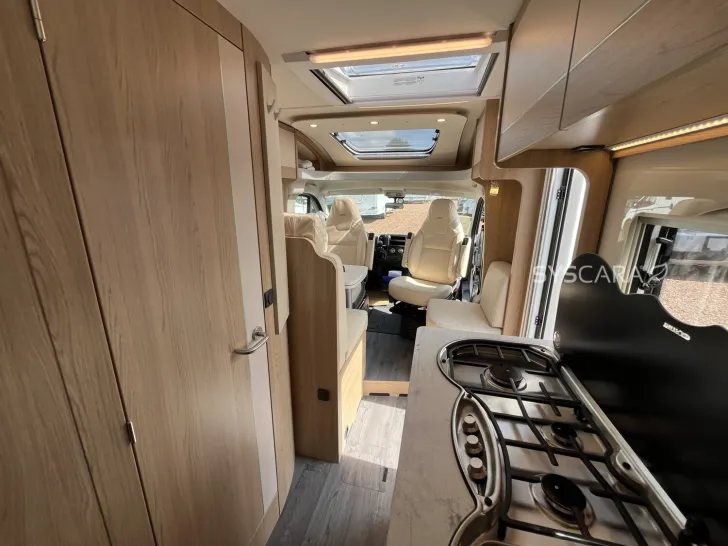 Fahrzeugbild LMC Cruiser 70 V 643 G Automatik #12