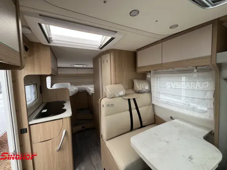 Fahrzeugbild LMC Cruiser 70 V 643 G #7