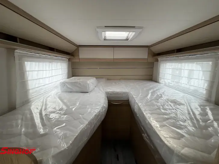 Fahrzeugbild LMC Cruiser 70 V 643 G #10