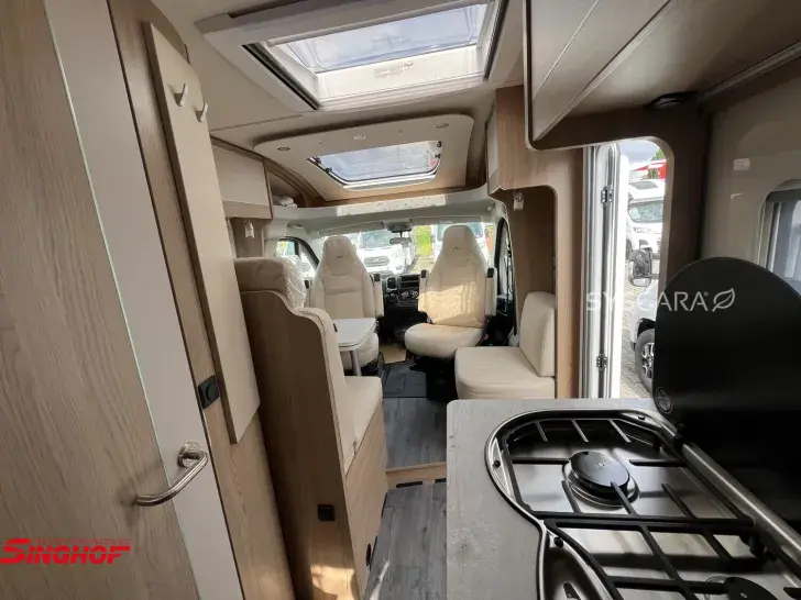 Fahrzeugbild LMC Cruiser 70 V 643 G #12
