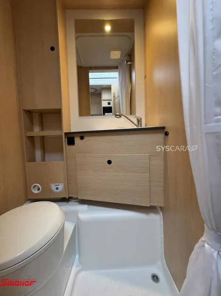 Fahrzeugbild Sunlight Sub TS 67 #10