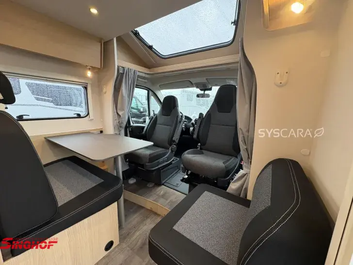 Fahrzeugbild Sunlight Sub TS 67 #11