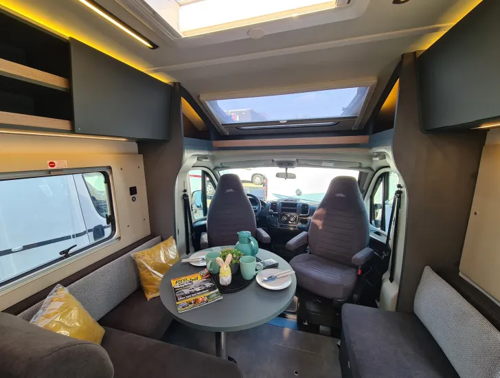 Fahrzeugbild Laika Kosmo L 409 *Pakete: Komfort +Design +Chassis* #13