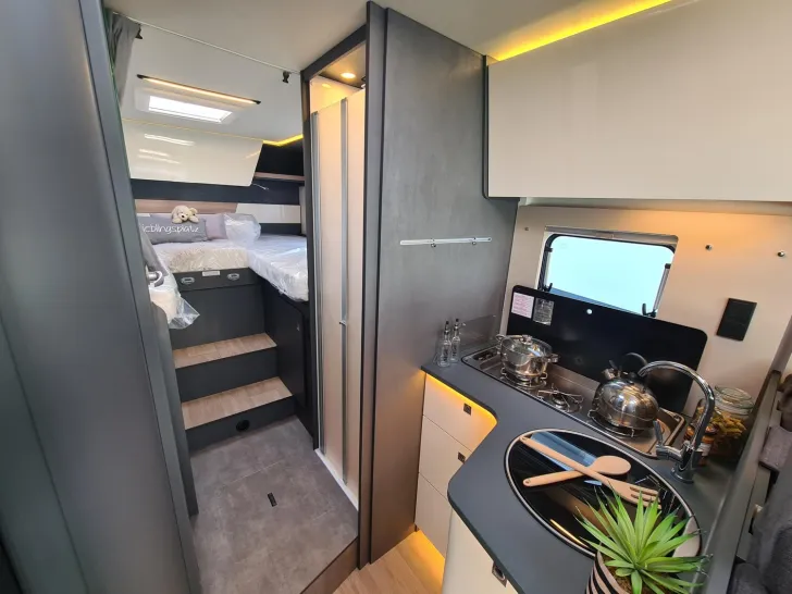 Fahrzeugbild Laika Kosmo L 409 *Pakete: Komfort +Design +Chassis* #17