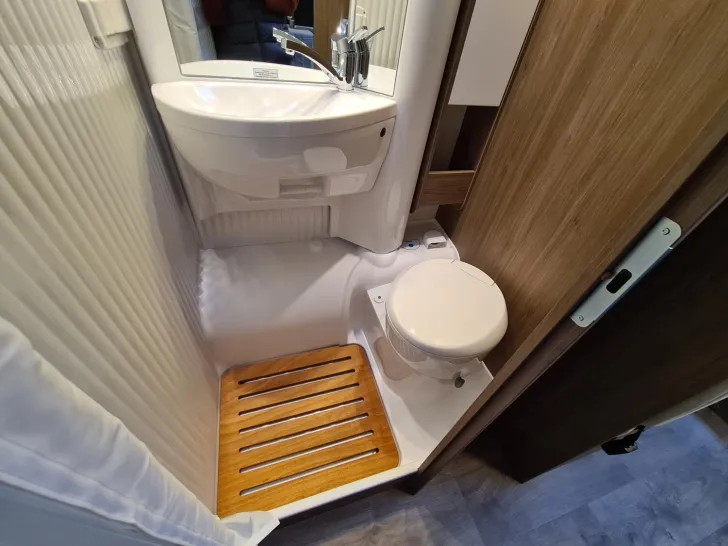 Fahrzeugbild Carado V 337 *pro+ Paket*Fahrradträger* #24