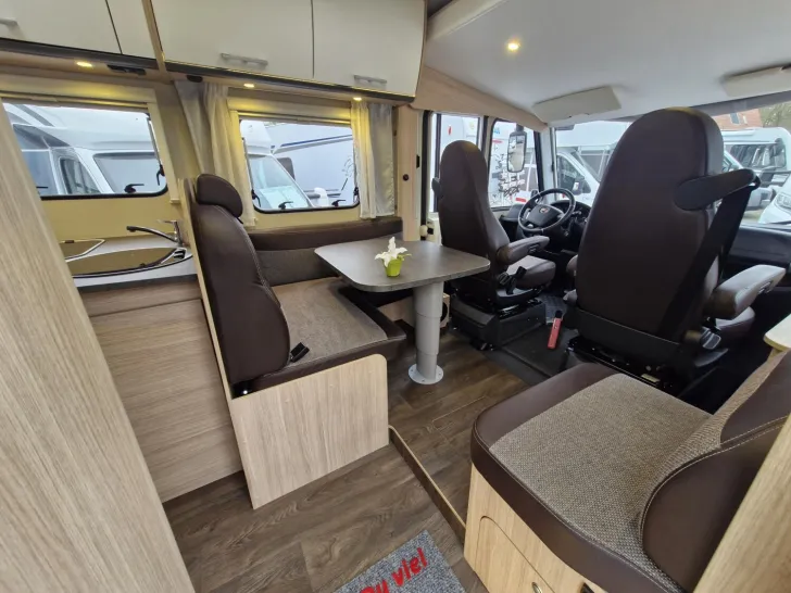 Fahrzeugbild Sunlight I 69 L *Queens-Bett*SAT*Solar*Lithium*1 .Hand* #14
