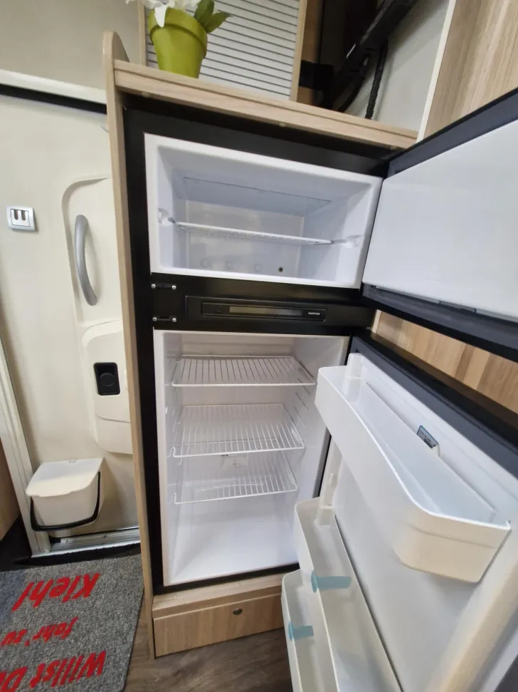 Fahrzeugbild Sunlight I 69 L *Queens-Bett*SAT*Solar*Lithium*1 .Hand* #23