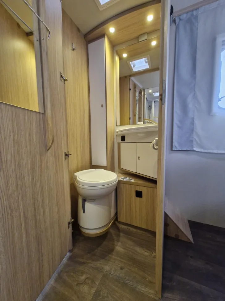 Fahrzeugbild Sunlight I 69 L *Queens-Bett*SAT*Solar*Lithium*1 .Hand* #28