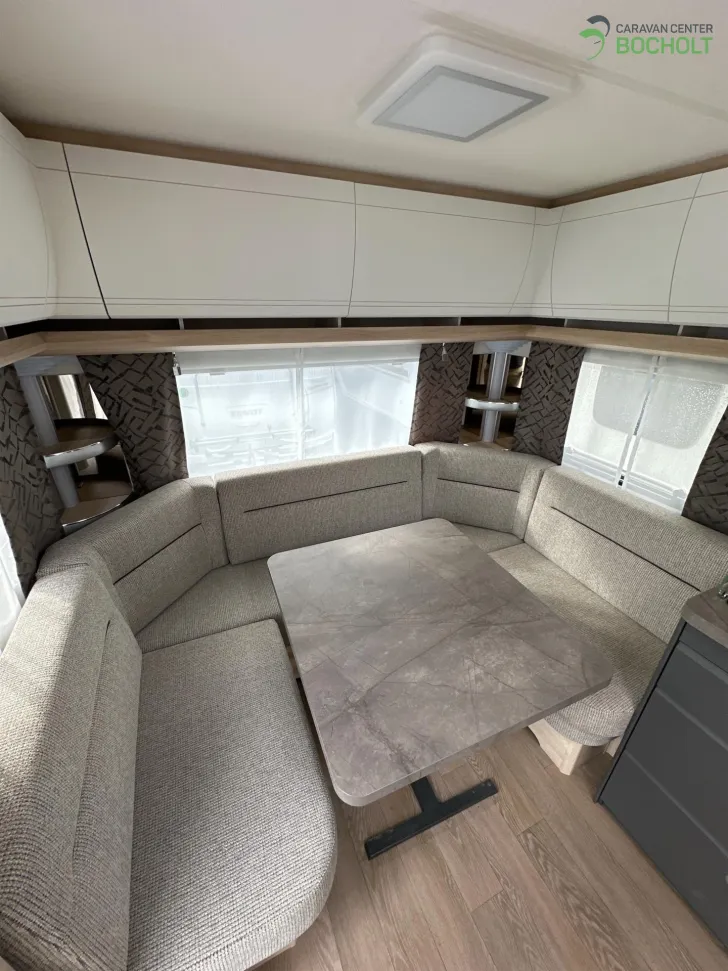 Fahrzeugbild Hobby De Luxe 460 UFe InterCaravaning 1500 kg / Mover / ETS #8