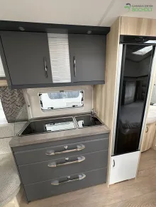 Fahrzeugbild Hobby De Luxe 460 UFe InterCaravaning 1500 kg / Mover / ETS #10