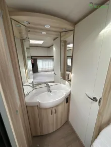 Fahrzeugbild Hobby De Luxe 460 UFe InterCaravaning 1500 kg / Mover / ETS #12