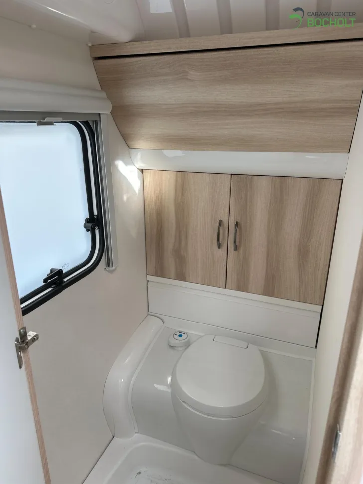 Fahrzeugbild Hobby De Luxe 460 UFe InterCaravaning 1500 kg / Mover / ETS #13