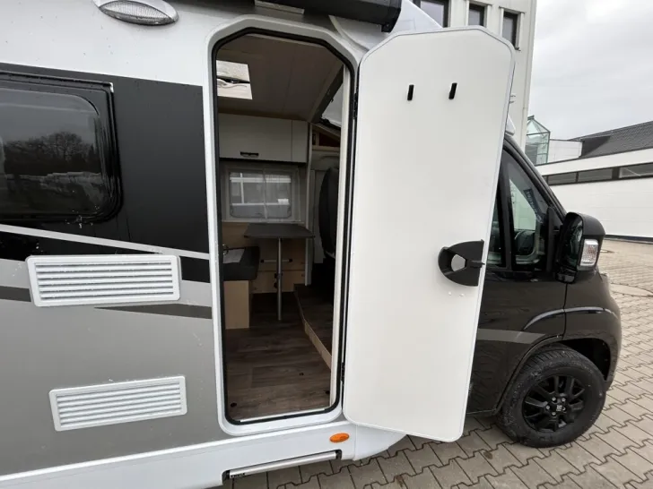 Fahrzeugbild Sunlight V 66 Adventure Edition #8