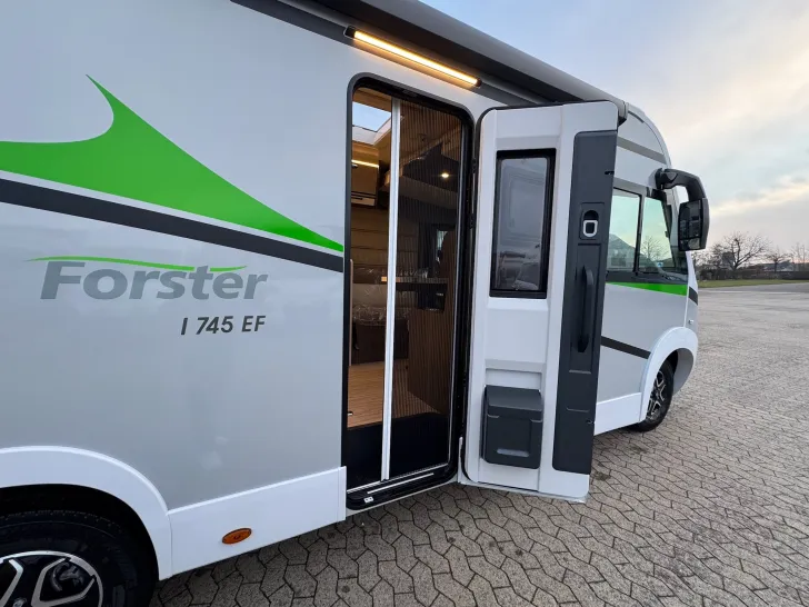 Fahrzeugbild Forster Integriert I 745 EF, 26, LITHIUM, SOLAR, TV #15