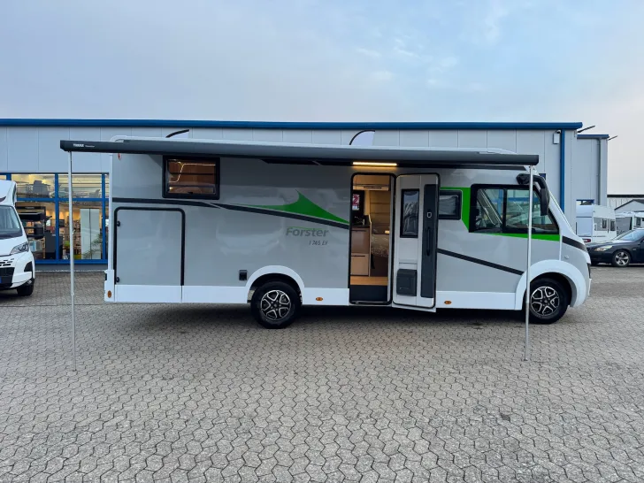 Fahrzeugbild Forster Integriert I 745 EF, 26, LITHIUM, SOLAR, TV #17