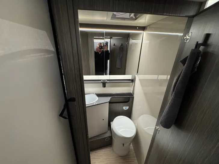 Fahrzeugbild Forster Integriert I 745 EF, 26, LITHIUM, SOLAR, TV #31