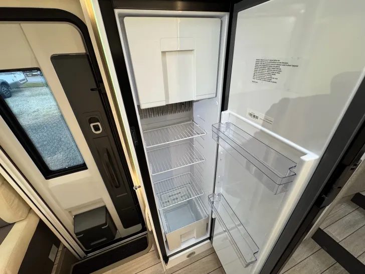 Fahrzeugbild Forster T 745 EB, MJ26, KLIMA, SAT, TV, SOLAR, LITHIUM #31