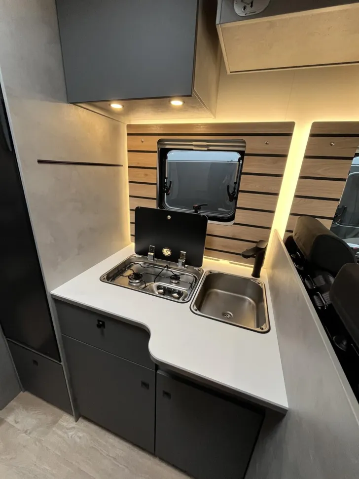 Fahrzeugbild Crosscamp EXPDN T 7.0 E Peugeot #4