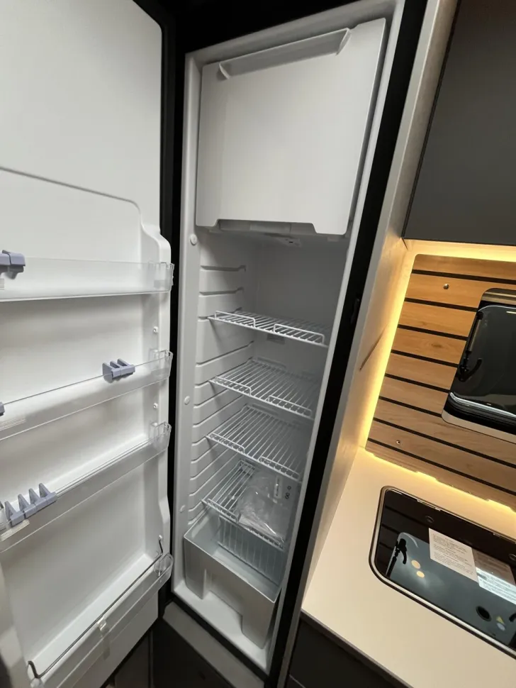 Fahrzeugbild Crosscamp EXPDN T 7.0 E Peugeot #6