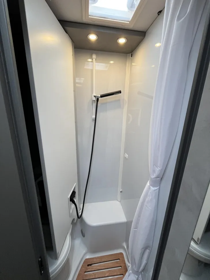 Fahrzeugbild Crosscamp EXPDN T 7.0 E Peugeot #9