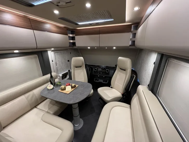 Fahrzeugbild Carthago chic c-line I 6.2 XL QB Mercedes (331) #13