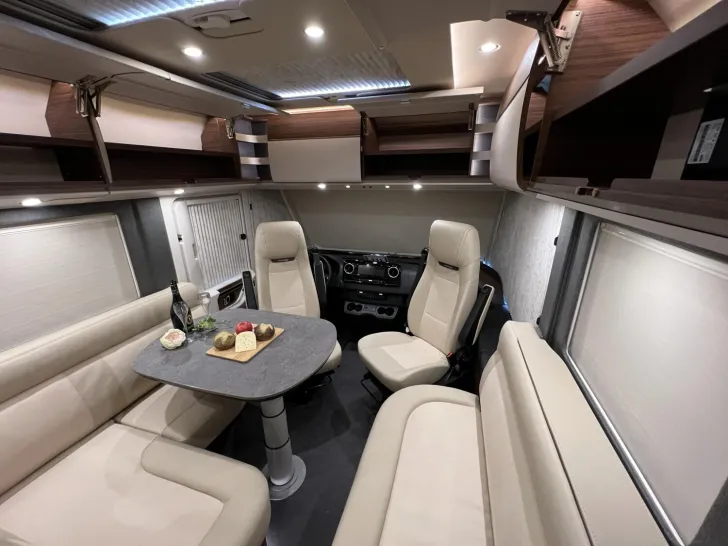 Fahrzeugbild Carthago chic c-line I 6.2 XL QB Mercedes (331) #14