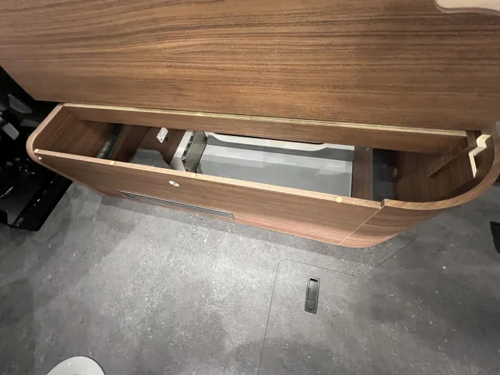 Fahrzeugbild Carthago chic c-line I 6.2 XL QB Mercedes (331) #37