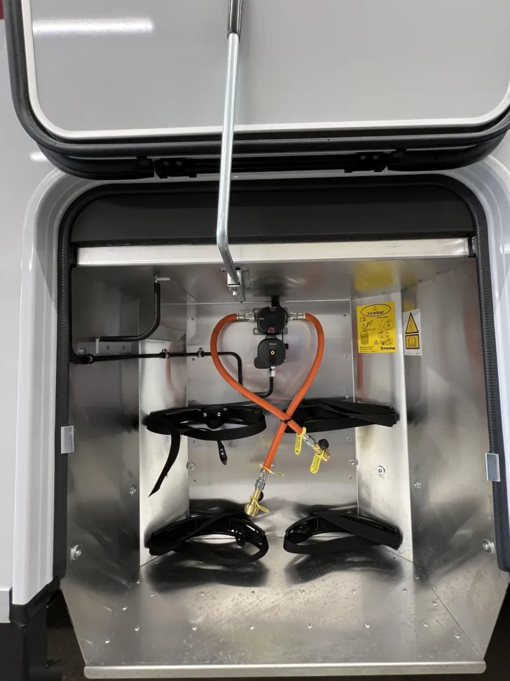 Fahrzeugbild Carthago chic c-line I 6.2 XL QB Mercedes (331) #42