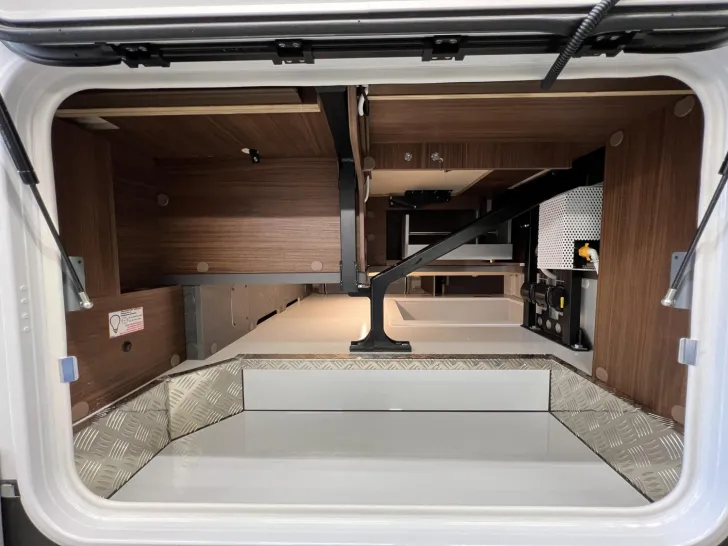 Fahrzeugbild Carthago chic c-line I 6.2 XL QB Mercedes (331) #43