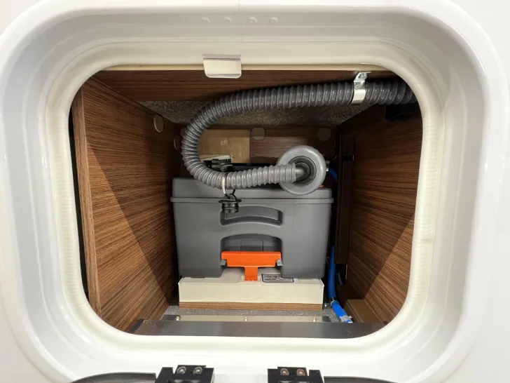 Fahrzeugbild Carthago chic c-line I 6.2 XL QB Mercedes (331) #44