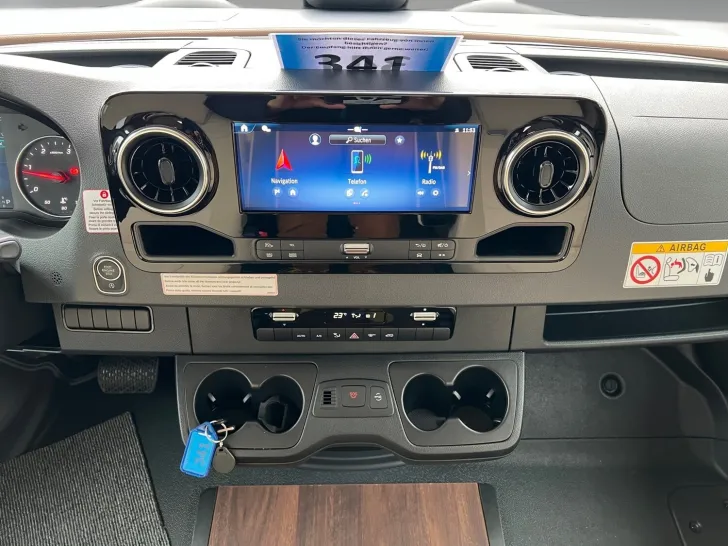 Fahrzeugbild Carthago chic e-line I 50 LE DA Mercedes (341) #11