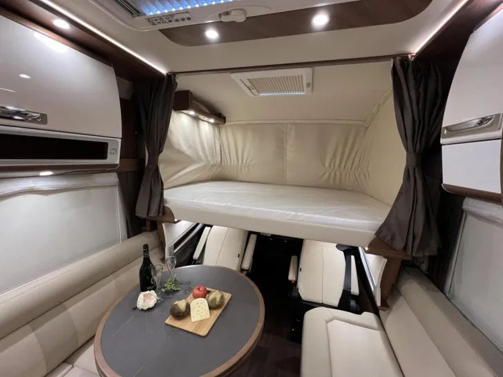 Fahrzeugbild Carthago chic e-line I 50 LE DA Mercedes (341) #14