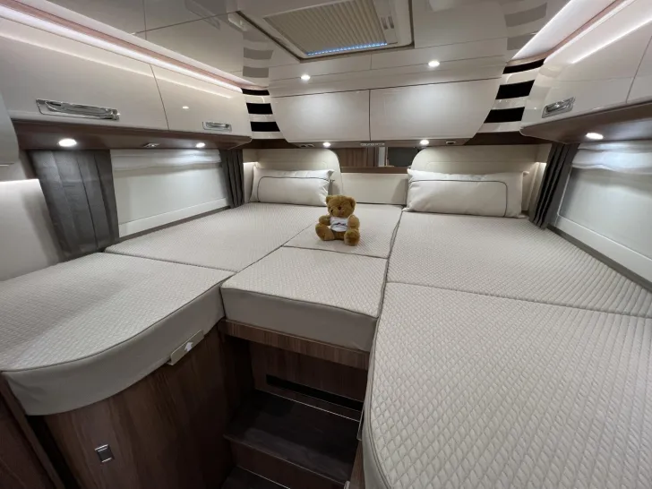 Fahrzeugbild Carthago chic e-line I 50 LE DA Mercedes (341) #31