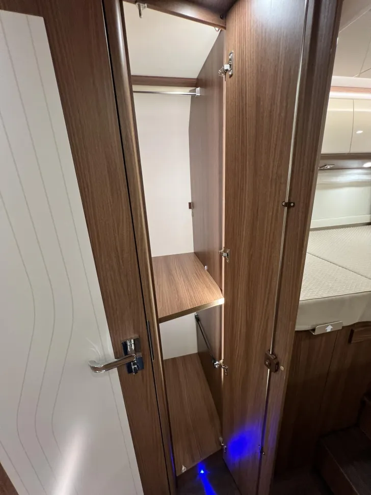 Fahrzeugbild Carthago chic e-line I 50 LE DA Mercedes (341) #34